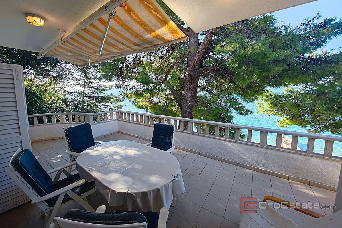 009 2021 394 Makarska House the first row to the sea sale 009 2021 394 Makarska House the first row to the sea sale