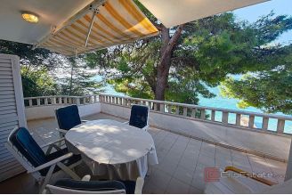 020 2021 394 Makarska House in the first row to the sea sale 020 2021 394 Makarska House in the first row to the sea sale