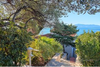 020 2021 394 Makarska House in the first row to the sea sale 020 2021 394 Makarska House in the first row to the sea sale