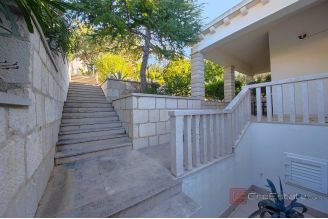 020 2021 394 Makarska House in the first row to the sea sale 020 2021 394 Makarska House in the first row to the sea sale