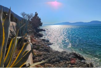 020 2021 394 Makarska House in the first row to the sea sale 020 2021 394 Makarska House in the first row to the sea sale