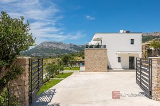 020 2045 42 Split Area Villa with large yard and a sea view for sale