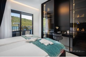 017 2022 423 Rogoznica Newly built villa in the first row to the sea for sale