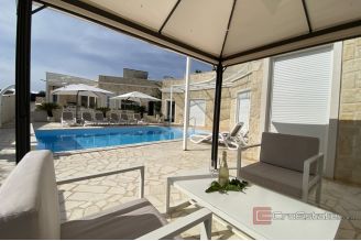 020 2044 34 Pasman Contemporary villa with pool and a sea view for sale