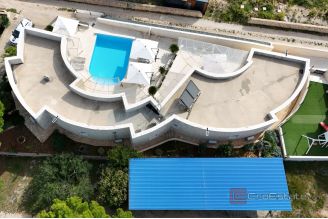 020 2044 34 Pasman Contemporary villa with pool and a sea view for sale