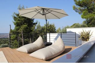019 2046 34 Split area Beautiful villa near Split for rent