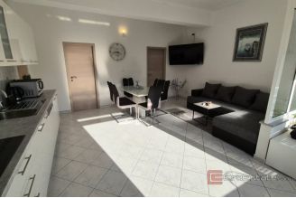 020 2047 31 Dalmatian hinterland Residential and commercial property for sale