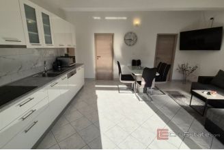 020 2047 31 Dalmatian hinterland Residential and commercial property for sale
