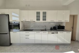 020 2047 31 Dalmatian hinterland Residential and commercial property for sale