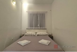 020 2047 31 Dalmatian hinterland Residential and commercial property for sale