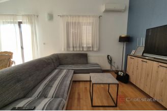 020 2047 31 Dalmatian hinterland Residential and commercial property for sale