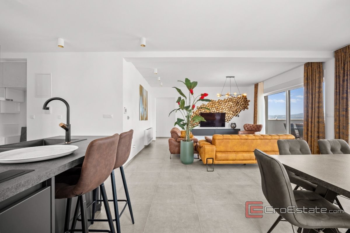 004 2031 148 Ciovo Luxury penthouse with pool and a sea view for rent 004 2031 148 Ciovo Luxury penthouse with pool and a sea view for rent