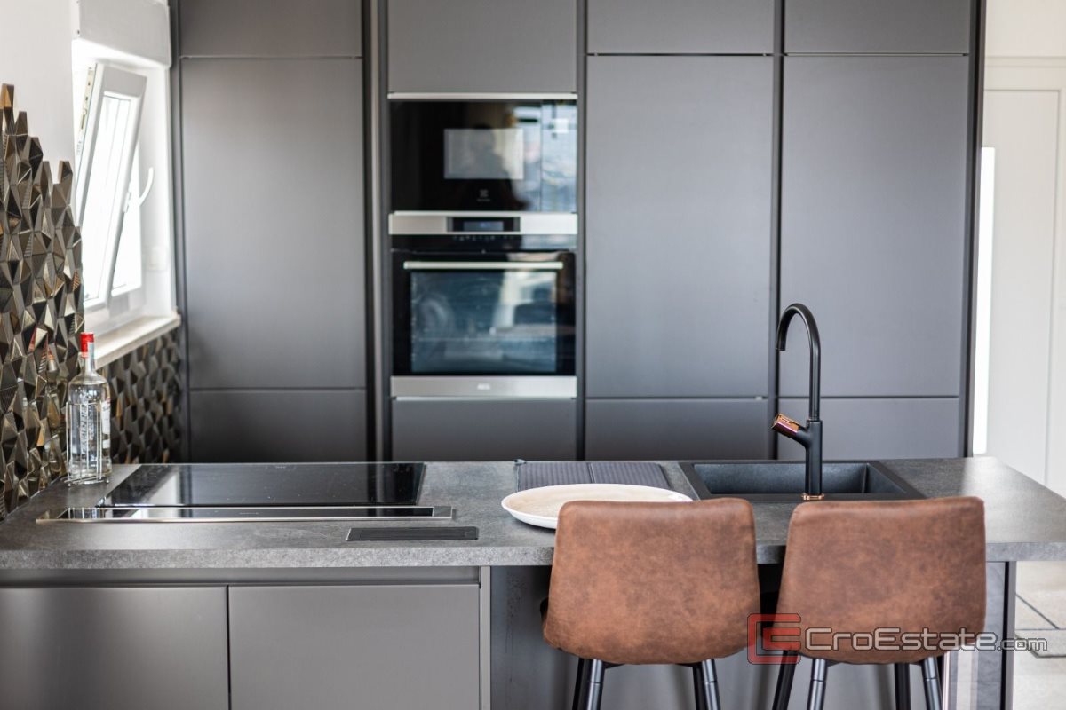 008 2031 148 Ciovo Luxury penthouse with pool and a sea view for rent 008 2031 148 Ciovo Luxury penthouse with pool and a sea view for rent