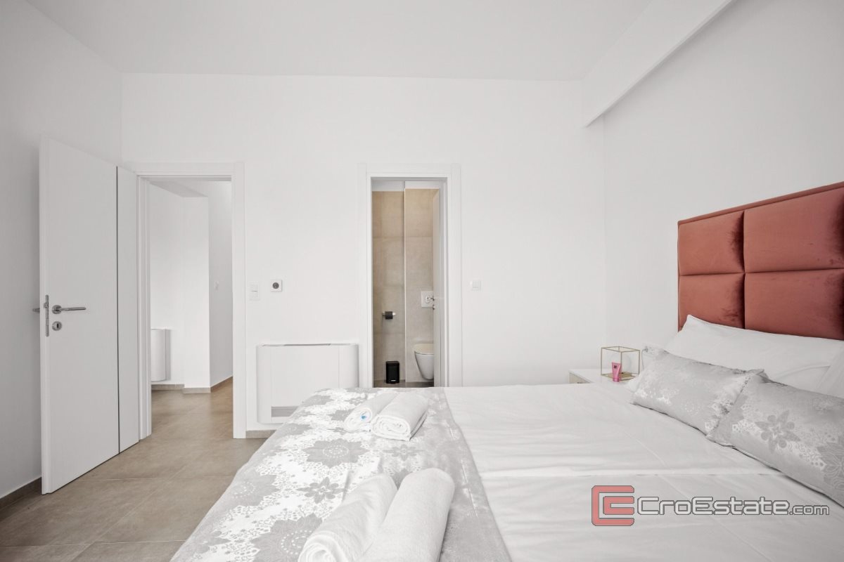 011 2031 148 Ciovo Luxury penthouse with pool and a sea view for rent 011 2031 148 Ciovo Luxury penthouse with pool and a sea view for rent