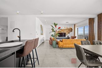 020 2031 148 Ciovo Luxury penthouse with pool and a sea view for rent 020 2031 148 Ciovo Luxury penthouse with pool and a sea view for rent