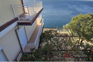 009 2018 269 Karlobag House_with a private access to the beach for sale