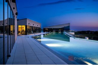 009 2046 39 Umag Apartment in the luxury complex for sale