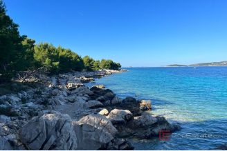 001 2048 25 Rogoznica Agricultural land in the first row to the sea for sale