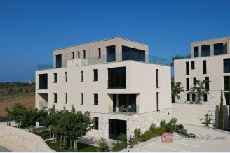 001 2046 49 Umag Two bedroom apartment in a luxury resort sale