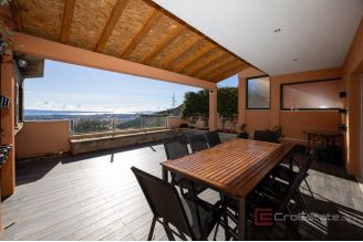 012 2041 88 Split area House with an open sea view sale