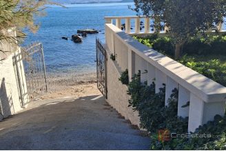 016 2031 157 Kastela Building land with three apartments for sale