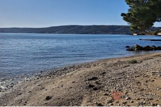 016 2031 157 Kastela Building land with three apartments for sale