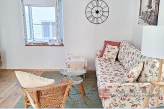 001 2031 158 Trogir Two bedroom apartment in a stone house for sale