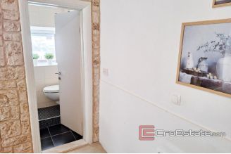 012 2031 158 Trogir Two bedroom apartment in a stone house for sale