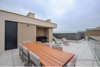 019 2046 57 Umag Prestigious villa in a resort sale