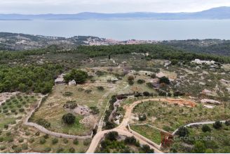 001 2049 25 Island of Brac Spacious estate in an idyllic location for sale