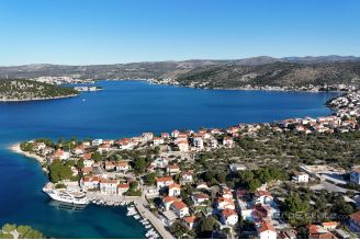 005 2035 200 rogoznica building plot in first row to the sea for sale