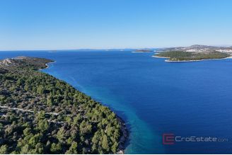005 2035 200 rogoznica building plot in first row to the sea for sale