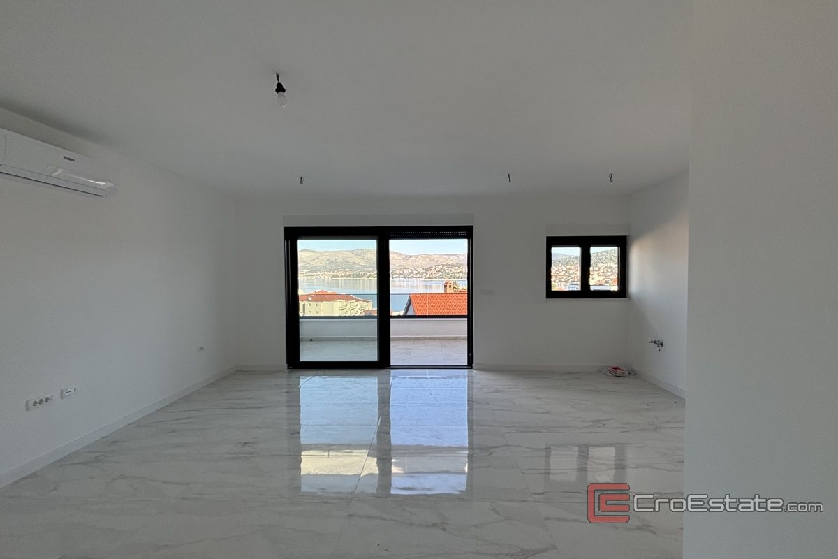 001 2035 204 Ciovo Spacious penthouse with a sea view for sale 001 2035 204 Ciovo Spacious penthouse with a sea view for sale