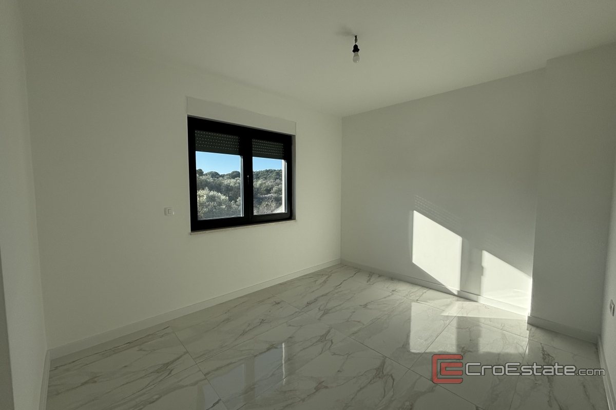 005 2035 204 Ciovo Spacious penthouse with a sea view for sale 005 2035 204 Ciovo Spacious penthouse with a sea view for sale