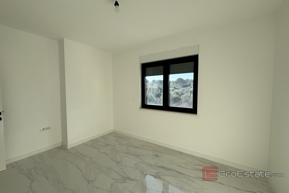 008 2035 204 Ciovo Spacious penthouse with a sea view for sale 008 2035 204 Ciovo Spacious penthouse with a sea view for sale