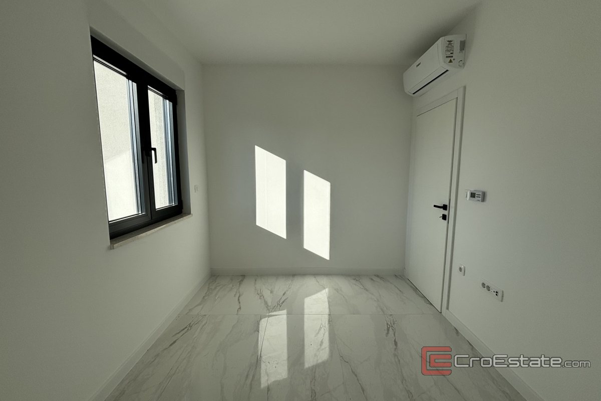 009 2035 204 Ciovo Spacious penthouse with a sea view for sale 009 2035 204 Ciovo Spacious penthouse with a sea view for sale