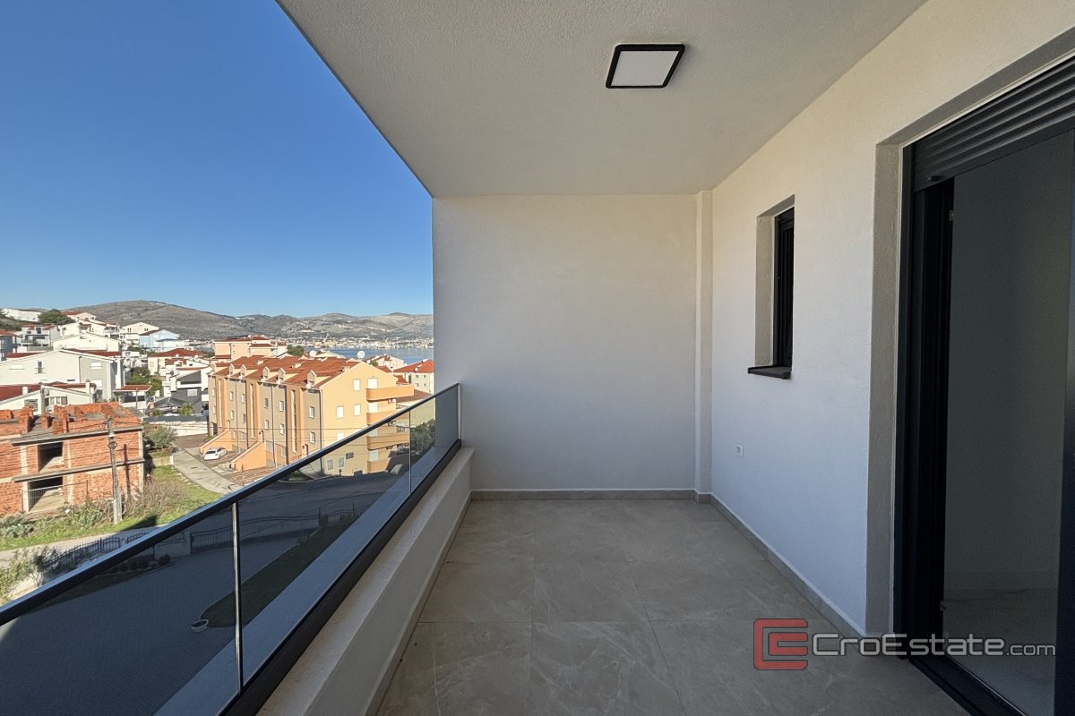 015 2035 204 Ciovo Spacious penthouse with a sea view for sale 015 2035 204 Ciovo Spacious penthouse with a sea view for sale