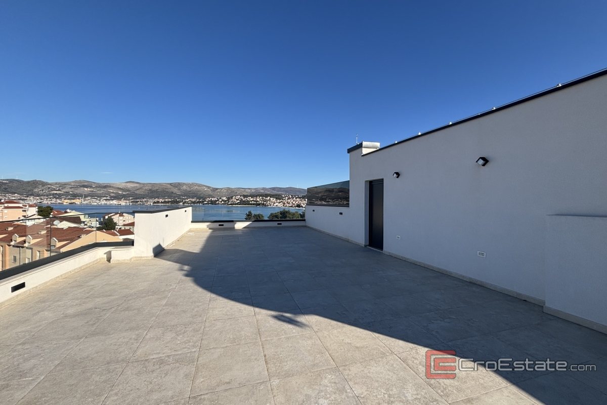016 2035 204 Ciovo Spacious penthouse with a sea view for sale 016 2035 204 Ciovo Spacious penthouse with a sea view for sale
