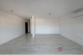 018 2035 204 Ciovo Spacious penthouse with a sea view for sale 018 2035 204 Ciovo Spacious penthouse with a sea view for sale