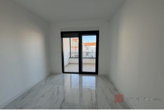 018 2035 204 Ciovo Spacious penthouse with a sea view for sale 018 2035 204 Ciovo Spacious penthouse with a sea view for sale