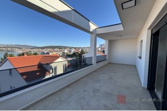 018 2035 204 Ciovo Spacious penthouse with a sea view for sale 018 2035 204 Ciovo Spacious penthouse with a sea view for sale