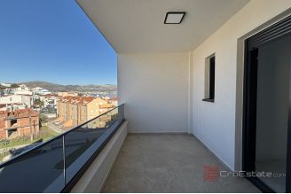018 2035 204 Ciovo Spacious penthouse with a sea view for sale 018 2035 204 Ciovo Spacious penthouse with a sea view for sale