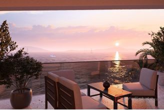 016 2035 206 Ciovo luxurx apartment with pool and a garden in the first row to the sea for sale