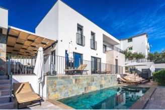001 2044 42 Rogoznica Luxury villa with pool and a sea view sale