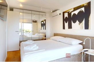 009 Vis 2051 05 Modern apartment with terrace for sale
