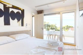 009 Vis 2051 05 Modern apartment with terrace for sale