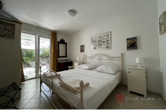 020 2052 02 Peljesac Villa with pool sea view for sale