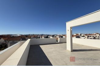 001 2043 145 Zadar Modern apartment with roof terrace for sale