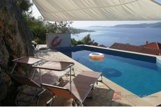 018 2052 14 Peljesac Stone house with panoramic sea view for sale