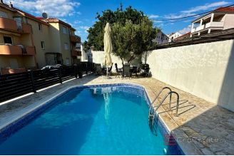 020 2031 166 Ciovo house with pool and sea view for sale
